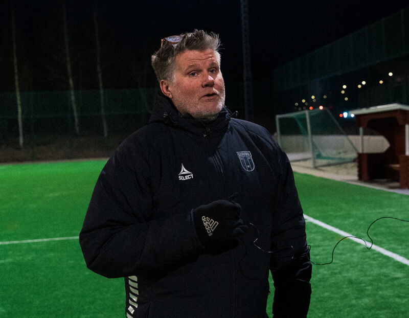 Damernas Huvudtr Nare Micke Rickdorff Om L Get I Damlaget Sirius Fotboll